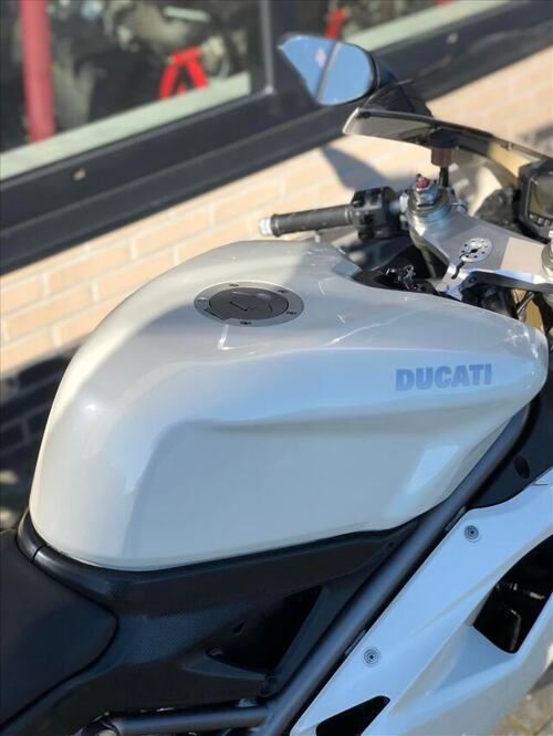 Foto: Ducati BIPOSTO 848